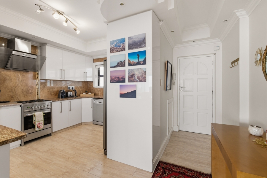 To Let 3 Bedroom Property for Rent in Sea Point Western Cape